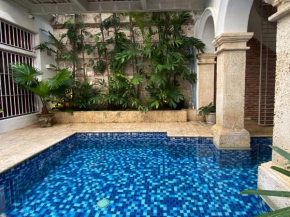 Sophisticated 3BR House with Pool and AC in Ciudad Amurallada